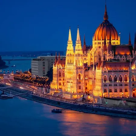 Next To New York Palace Center * Budapest